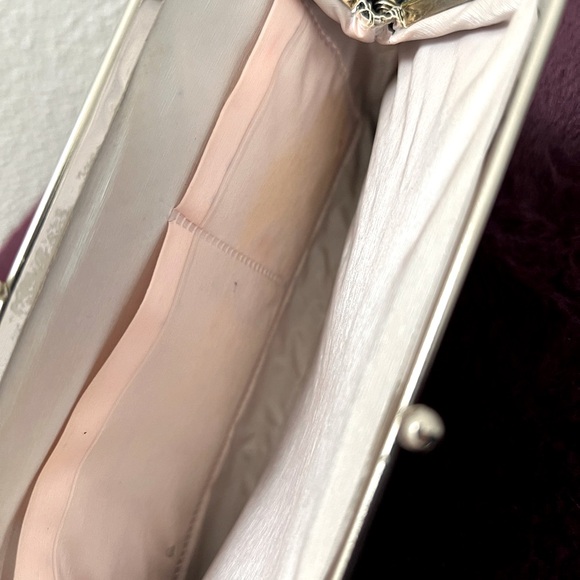 Black Raffia Clutch Bag with Green Embroidery Design - Picture 4 of 7